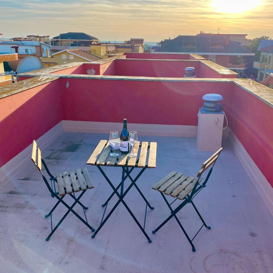 K-Rome Airport Sea View Apartment Fiumicino Bagian luar foto