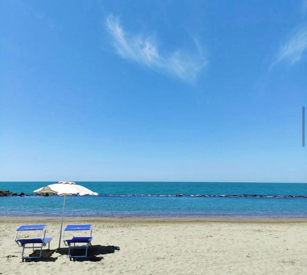 K-Rome Airport Sea View Apartment Fiumicino Bagian luar foto